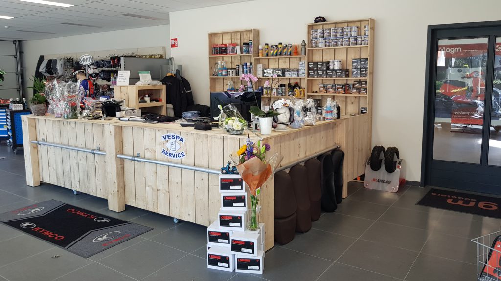 J & B Scooters Voor inkoopverkoop van Scooters, Fietsen, EBikes en meer