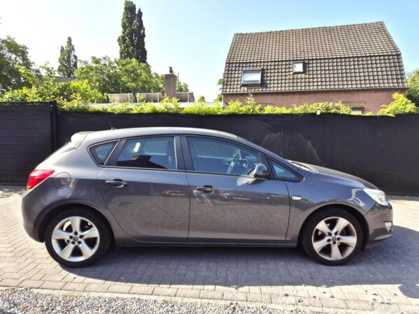 Opel Astra 1.6 120pk 2010